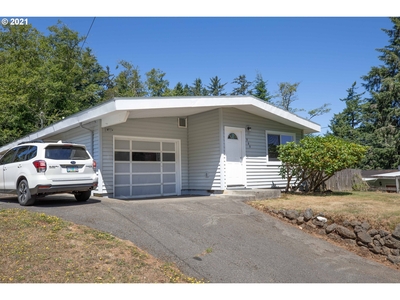 563 16th Ave, Coos Bay, OR