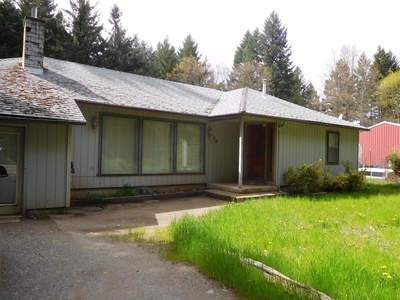 280 Dogwood Ln, Cave Junction, OR