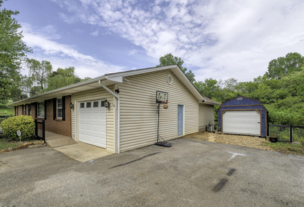 708 Elkmont Rd, Knoxville, TN