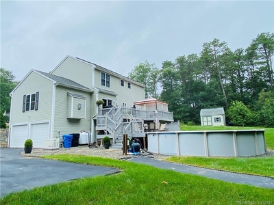 29 Courtney Ln, Sterling, CT