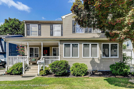 228 Orchard Ave, Belford, NJ