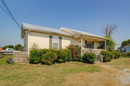 1690 New Home Rd, Smithville, TN
