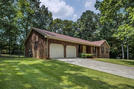 153 County Road 147, Riceville, TN