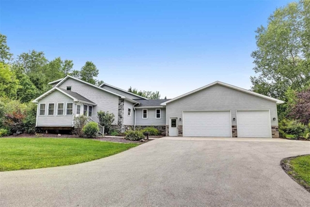 4051 Willow Way, Suamico, WI