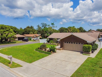 7317 Orchid Lake Rd, New Port Richey, FL
