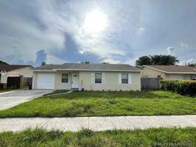 318 Sw 78th Ter, North Lauderdale, FL