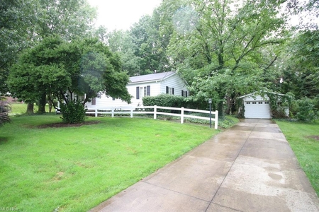 3117 Mayfield Rd, Silver Lake, OH