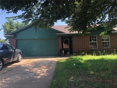 236 W Maple Branch Way, Mustang, OK