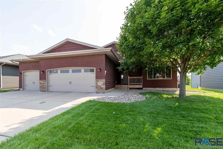 4320 S Tribbey Trl, Sioux Falls, SD