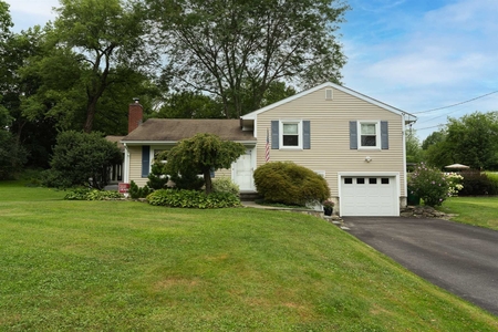 4 Eck Dr, Wappingers Falls, NY