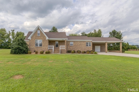 108 Hines Dr, Four Oaks, NC