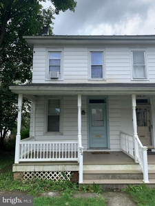 34 W Cottage Ave, Millersville, PA