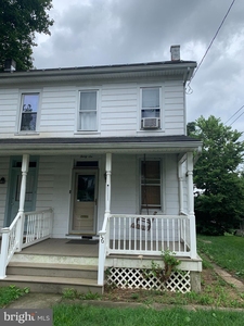 36 W Cottage Ave, Millersville, PA