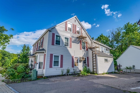 4 Water St, Newmarket, NH