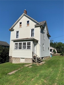 128 Pleasantview Ave, Butler, PA