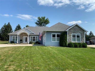 616 S Classic Dr, Gaylord, MI