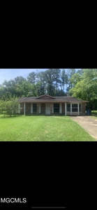 4212 N Star Ave, Moss Point, MS