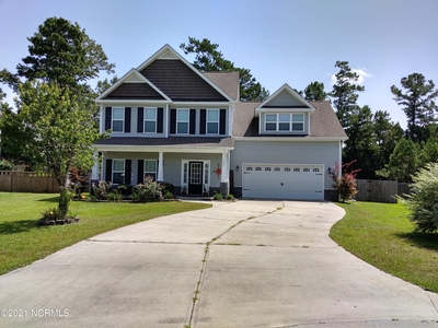 303 Squire Ct, Maple Hill, NC