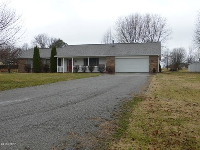 6443 Roberts Rd, Marion, IL