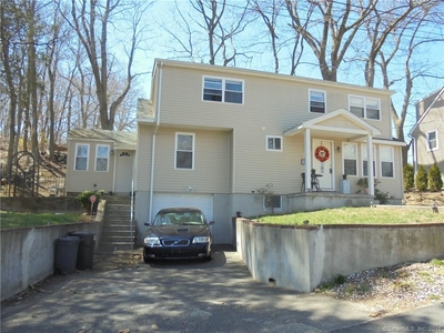 14 Indian Ave, Derby, CT