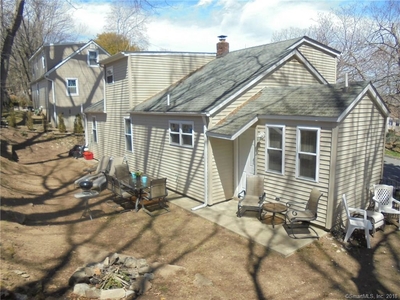 14 Indian Ave, Derby, CT