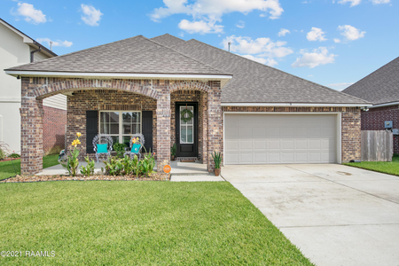309 Forest Grove Dr, Youngsville, LA