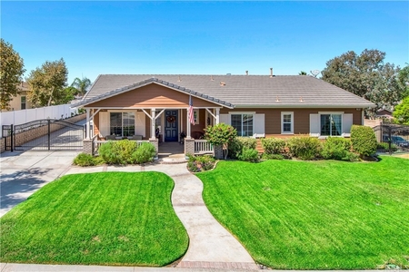 2894 Walking Horse Ranch Dr, Norco, CA