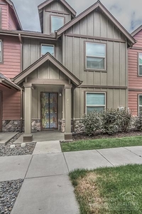 453 Nw 25th St, Redmond, OR