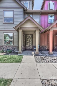 445 Nw 25th St, Redmond, OR