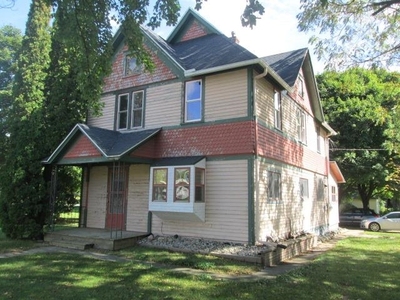 228 N 1st St, Coloma, WI