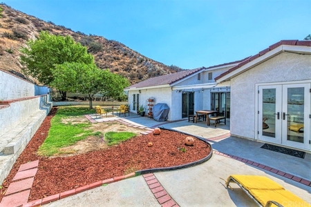 29164 Poppy Meadow St, Canyon Country, CA