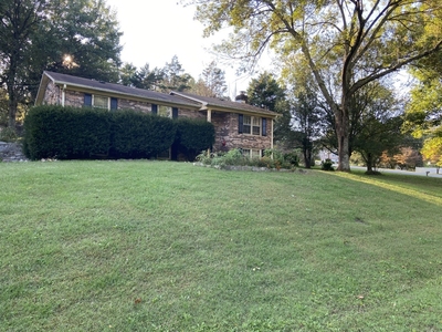 300 Lookout Dr, Columbia, TN