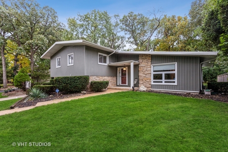 1161 Barneswood Dr, Downers Grove, IL