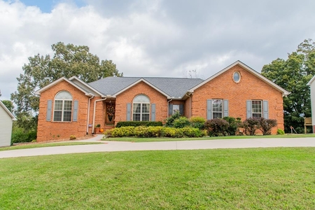 584 Windrowe Dr, Cookeville, TN