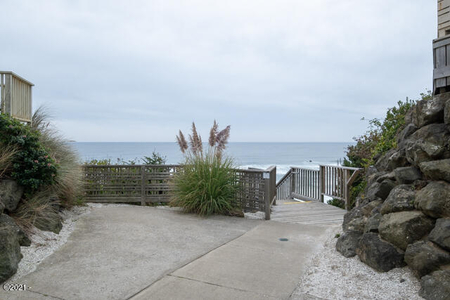2694 Sw Anchor Ave, Lincoln City, OR