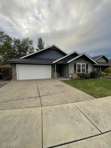 388 Sw Wagner Meadows Dr, Grants Pass, OR