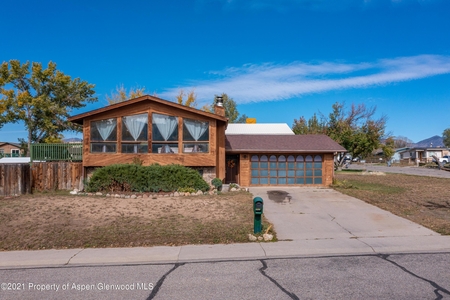 1002 Arnold Ct, Rifle, CO