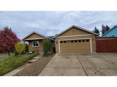 4808 Holly St, Springfield, OR