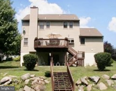 4010 Fox Mill Dr, Upper Chichester, PA