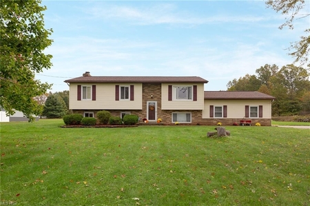 1046 New Milford Rd, Atwater, OH