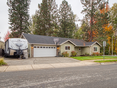 2147 Sw Ford St, Grants Pass, OR