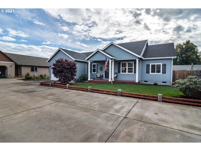 463 S 47th St, Springfield, OR