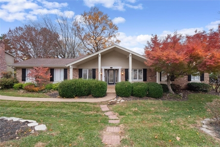 247 Stablestone Dr, Chesterfield, MO
