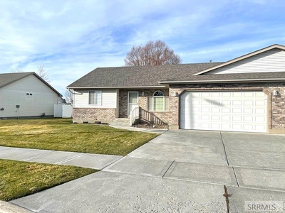 3624 Stonegate Dr, Ammon, ID