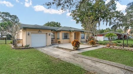 305 S Palm Ave, Howey In The Hills, FL