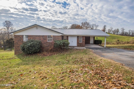 271 Norris Dr, Tazewell, TN