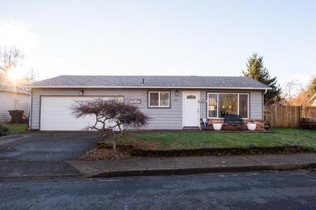 5585 Shannon Ave, Salem, OR