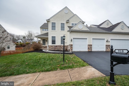 910 Chiswell Dr, Downingtown, PA