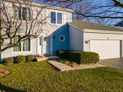 1385 Fountain Green Dr, Crystal Lake, IL