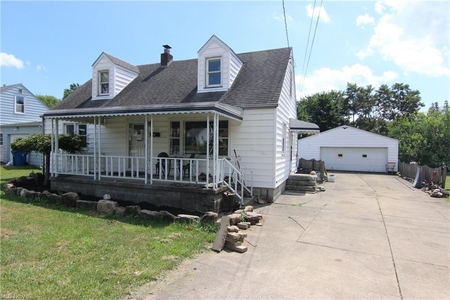 383 Jackson St, Campbell, OH